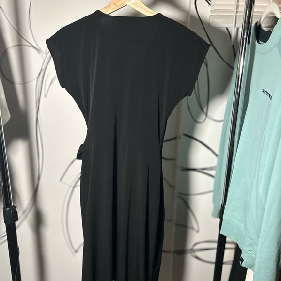 Michael Kors NWT Black Dress Faux Wrap with Gold Detail On Hip, Size XS - Picture 5 of 5